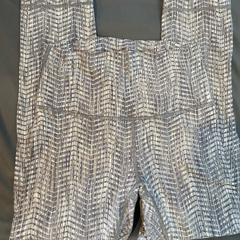 Lululemon align - Picture 2 of 4